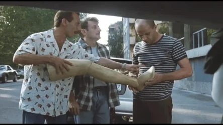 Tre uomini e una gamba, recensione del film storico del trio in onda stasera in tv