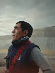 Ali di polvere, il documentario su Vidal Merma e la crisi ambientale di Espinar in Perù