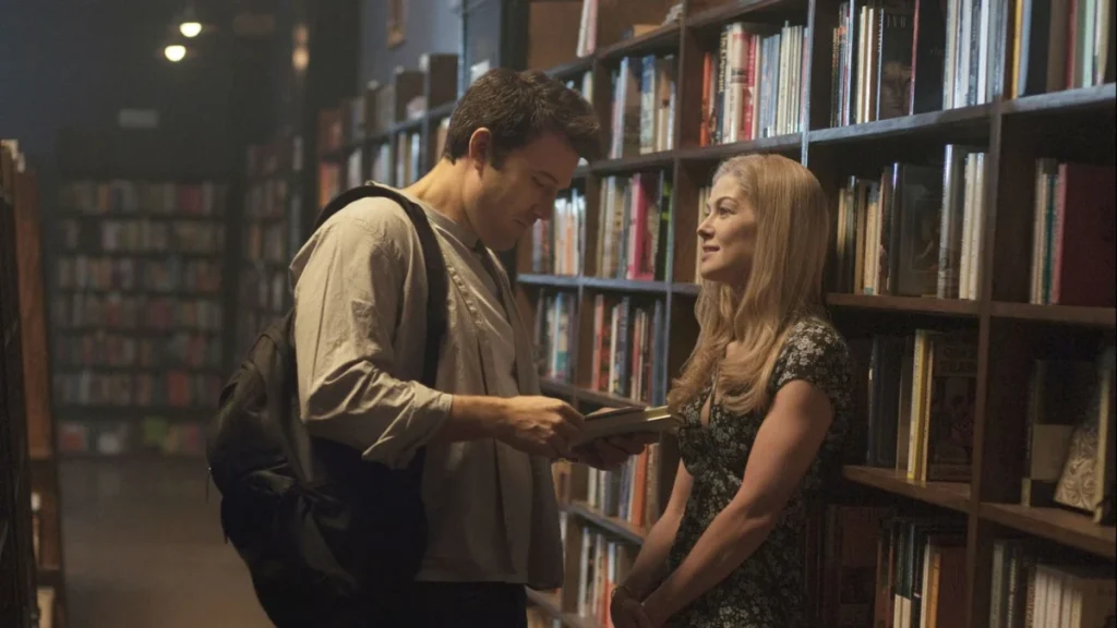 Ben Affleck e Rosamund Pike in una scena di Gone Girl