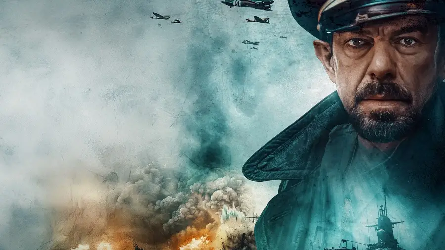 Pierfrancesco Favino in uniforme navale nel film Comandante
