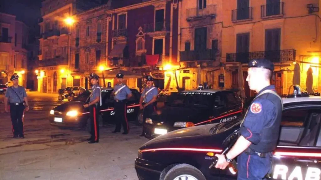 Il Metodo Fenoglio, Rai Premium ore 21:20: la guerra criminale diventa sempre più violenta e Fenoglio, insieme al brigadiere Pellecchia, cerca di scoprirne le origini. Una nuova sparatoria insanguina la città e rende ancora più urgente l'indagine.