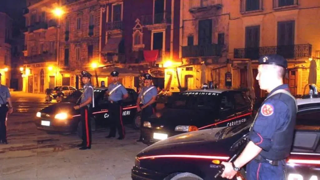 Il Metodo Fenoglio, Rai Premium ore 21:20: la guerra criminale diventa sempre più violenta e Fenoglio, insieme al brigadiere Pellecchia, cerca di scoprirne le origini. Una nuova sparatoria insanguina la città e rende ancora più urgente l'indagine.