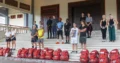 Pechino Express - L'Estremo Oriente stasera su TV8 alle 21:40: ultima corsa in Indonesia prima del passaggio in Cina, con Costantino della Gherardesca e Lillo che guidano le coppie lungo 190 chilometri da Madiun a Yogyakarta passando per Surakarta; in palio c'è il biglietto per la Cina e le prime tre coppie al Libro Rosso accederanno alla Prova Immunità, mentre dopo l'eliminazione degli Ex restano in gara Spassusi, Raccomandati, Dj, Veloci, Rapper, Comedian, Albiceleste e Biondine.