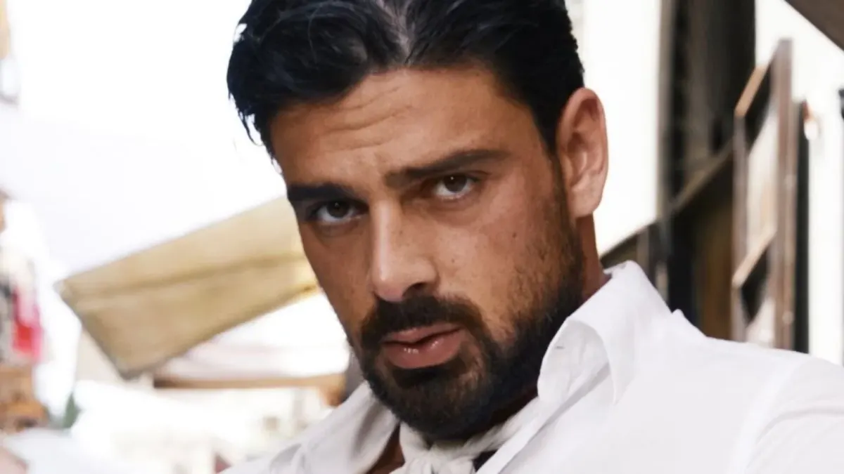 Michele Morrone nei panni di Cico Maldini nella seconda stagione di The Gentlemen